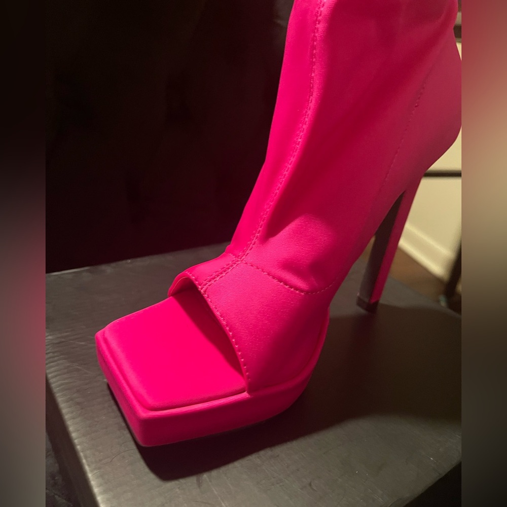 Hot pink High Heels 👠 🩷